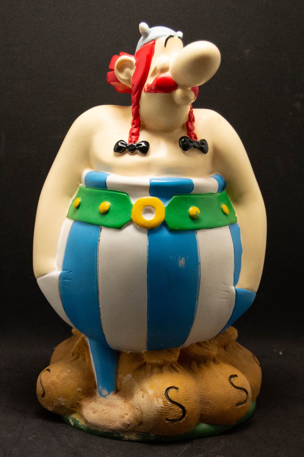 Parc Astérix - 2003 - Tirelire Obélix figurines parc asterix 2003 tirelire obelix