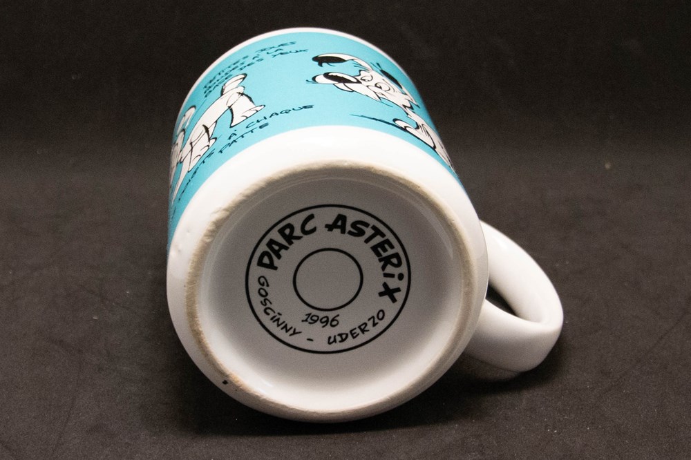 Mug - Parc Astérix - 1996 - Idéfix art la table argenterie service the cafe tasses mugs mug parc asterix 1996 idefix