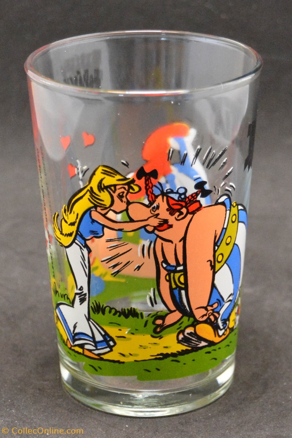 Série 013 - 1986 - Falbala embrasse le nez d'Obélix et, Obélix tombe à la renverse art de table argenterie verres serie 013 1986 falbala embrasse le nez obelix et obelix tombe a la renverse