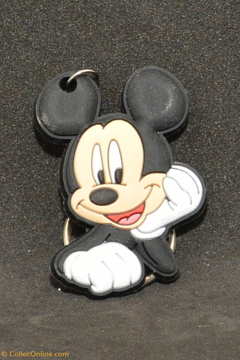 divers boites en tole porte cle mickey 01