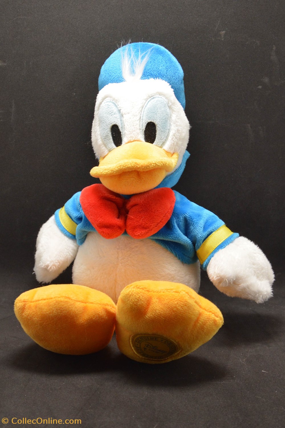 divers boites en tole peluche disney store 24 cm donald