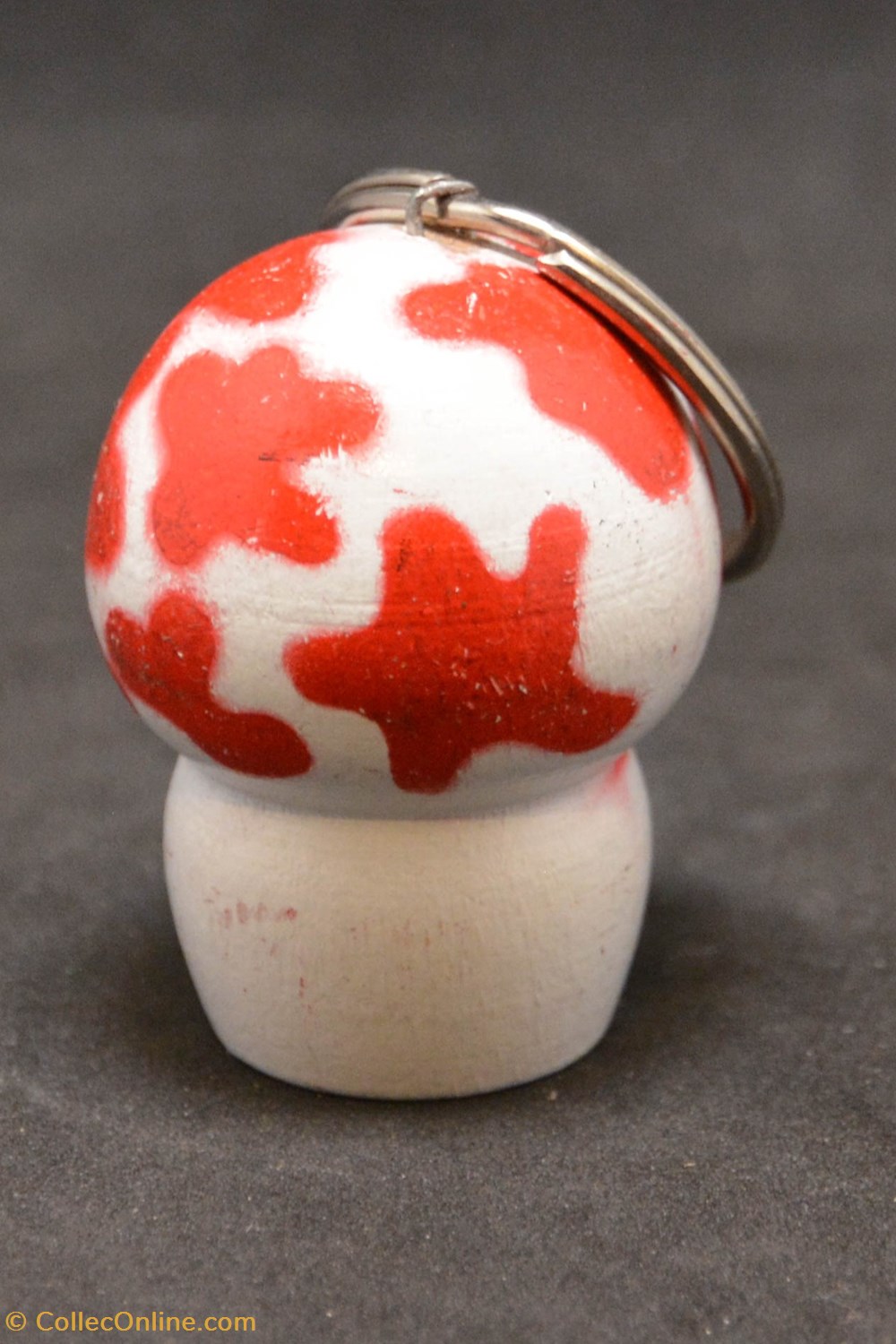 divers cles porte cle moulinsart champignon bois