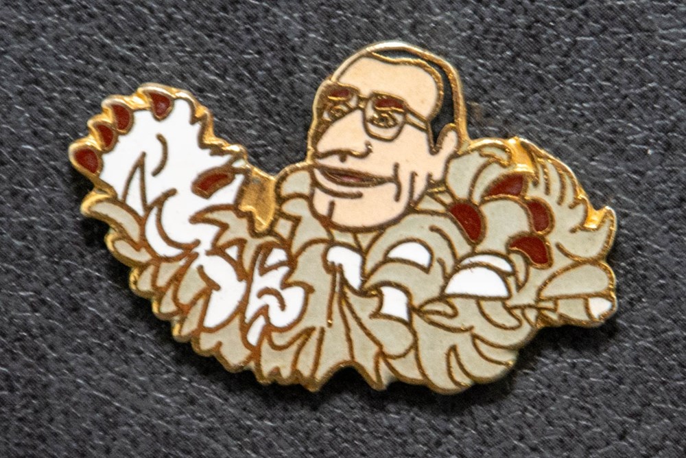 divers pin badges jacques chirac black jack 02