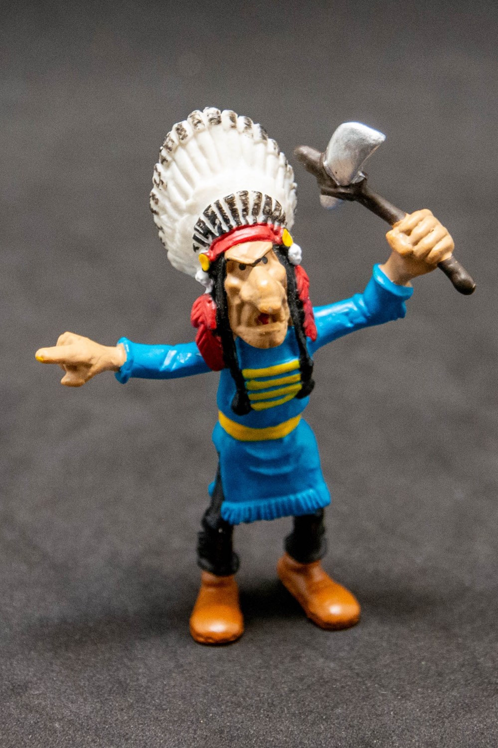 Lucky Luke - 2009 - Chef indien figurines lucky luke 2009 chef indien