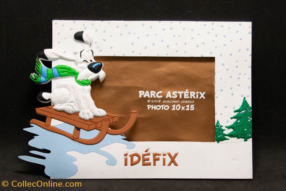 divers cadre photo parc asterix 2007 idefix en luge