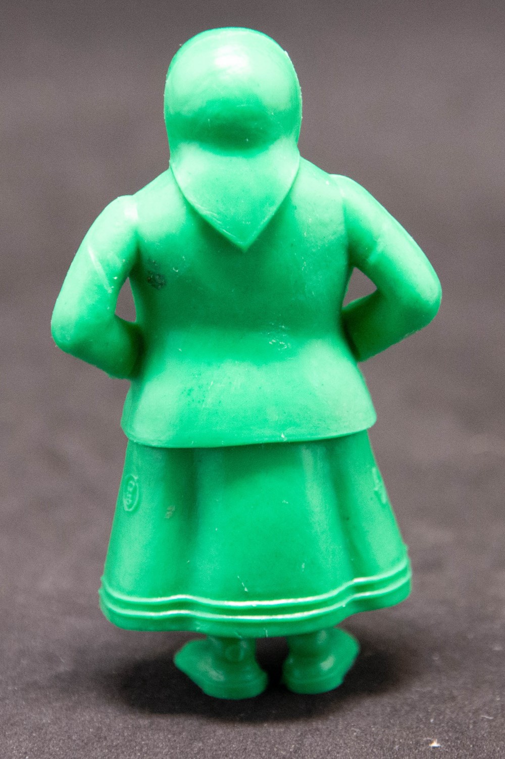 Belvision - 1973 - Madame Vlek - vert figurines belvision 1973 madame vlek vert