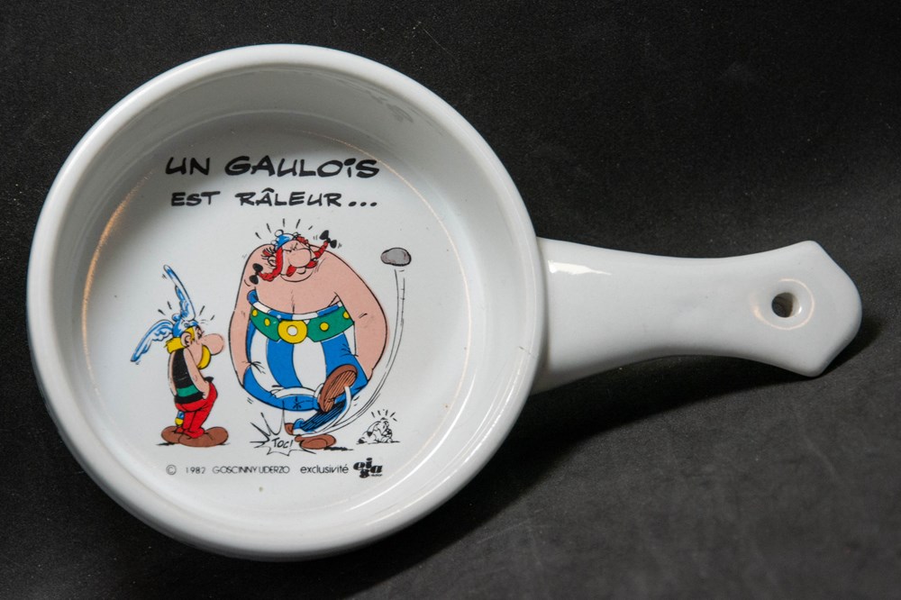 Caquelon - Eisa - 1982 - Un gaulois est raleur art de la table argenterie service the cafe tasses mugs caquelon eisa 1982 un gaulois est raleur