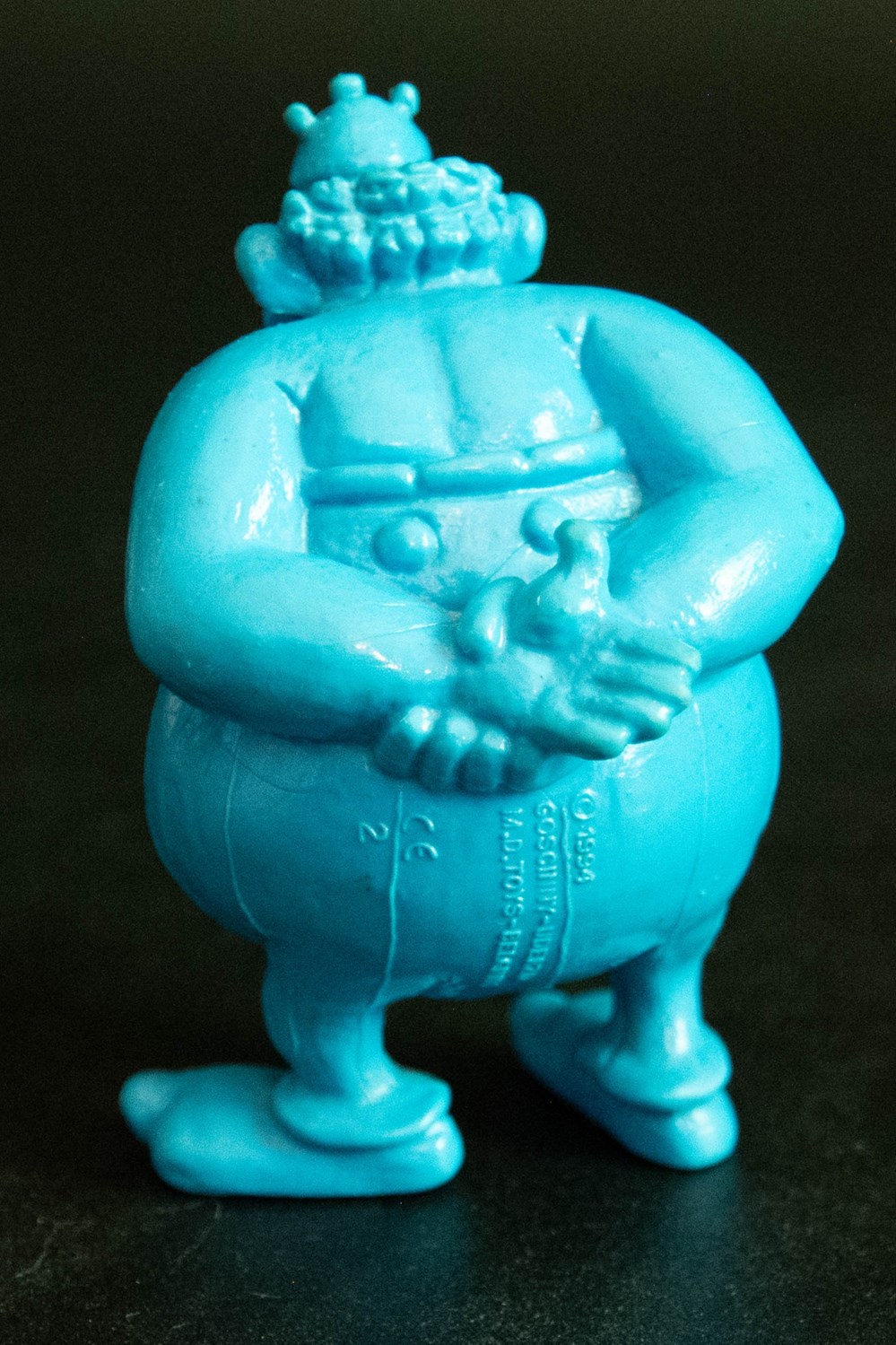 M.D. Toys - 1994 - 7 cm - Obélix monochrome bleu figurines m d toys 1994 7 cm obelix monochrome bleu