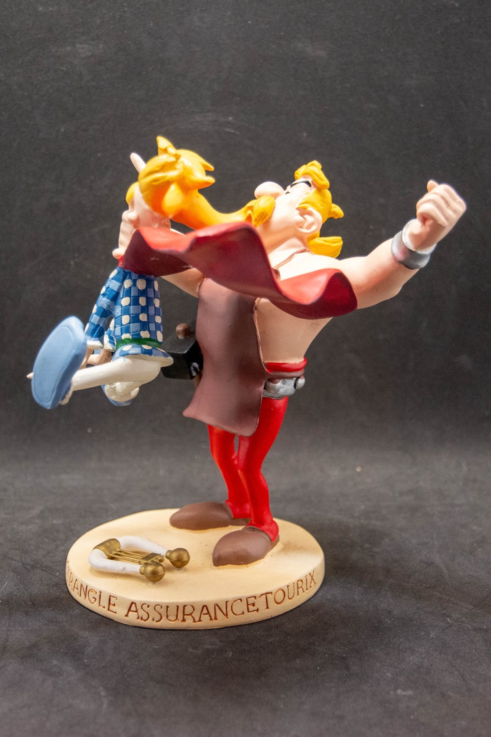 Scéne 07 - Assurancetourix étranglé figurines scene 07 assurancetourix etrangle