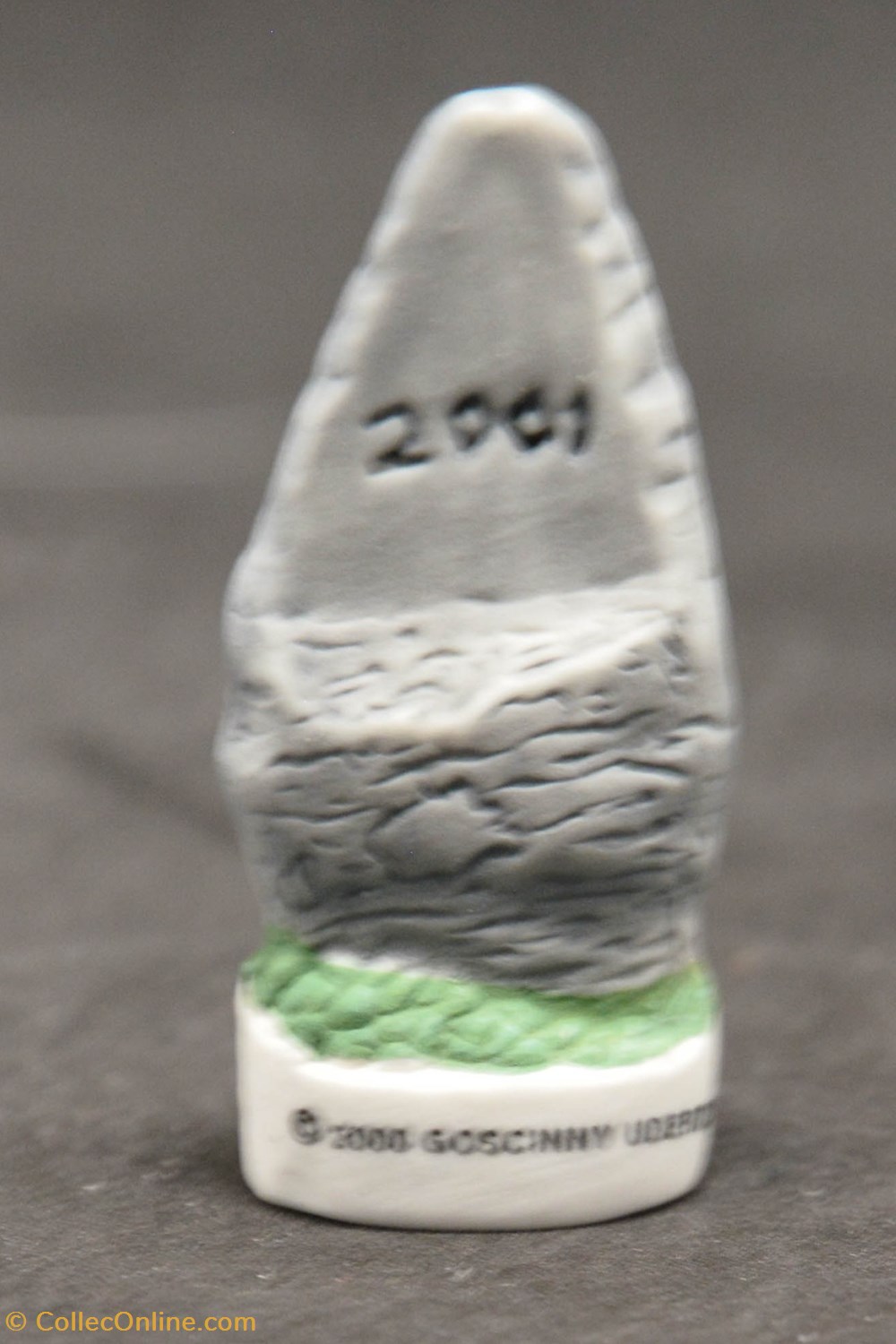 2000 - Série "3éme millénaire" - Menhir divers feves 2000 serie 3eme millenaire menhir