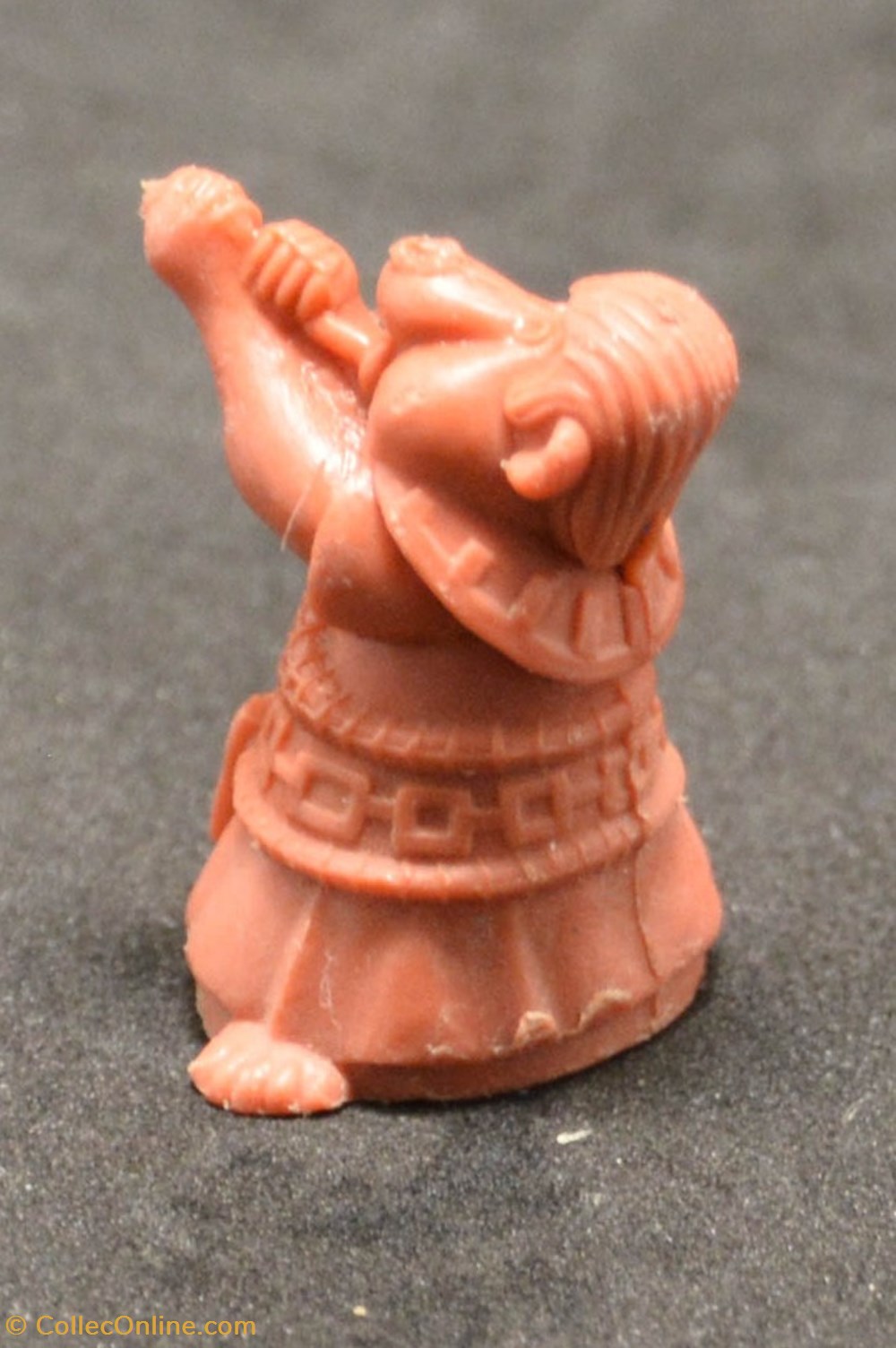 Bonbons Dupont d'Isigny - 1969 - 35 - Rouge - Joueur de trompe (manque trompe et plume) figurines bonbons dupont isigny 1969 35 rouge joueur de trompe manque trompe et plume