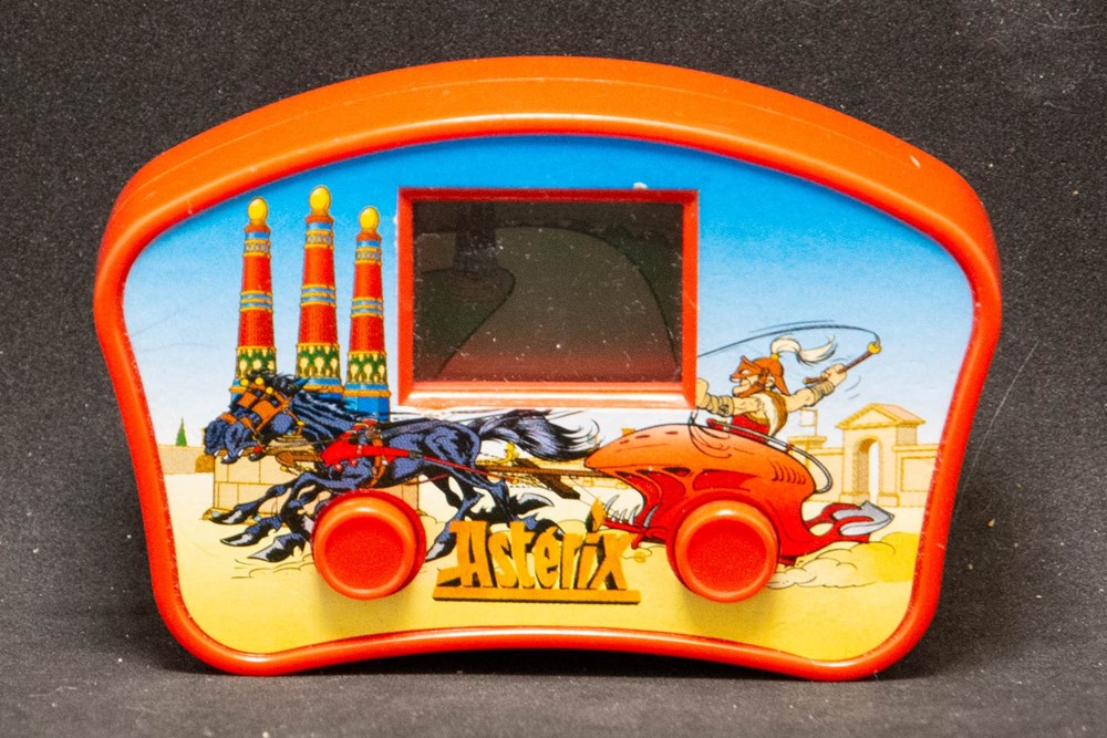 Mc Donald's - 2007 - Happy Meal - Mini console figurines mc donald s 2007 happy meal mini console