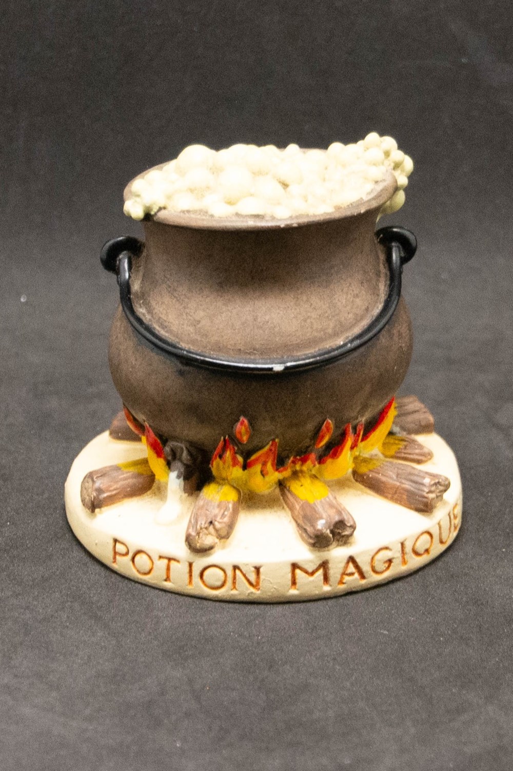 _02 - Chaudron de potion magique figurines 02 chaudron de potion magique