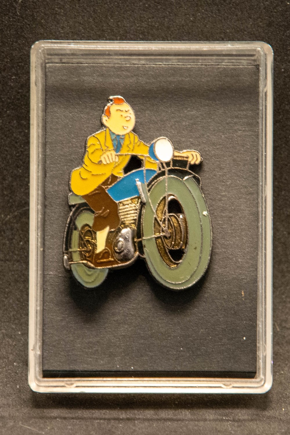 Corner - 078 - Tintin à moto divers pin s badges corner 078 tintin a moto