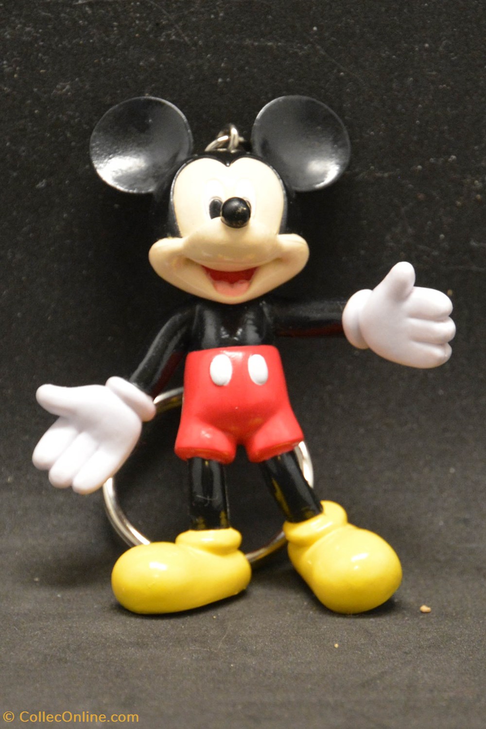 divers boites en tole porte cle mickey 03