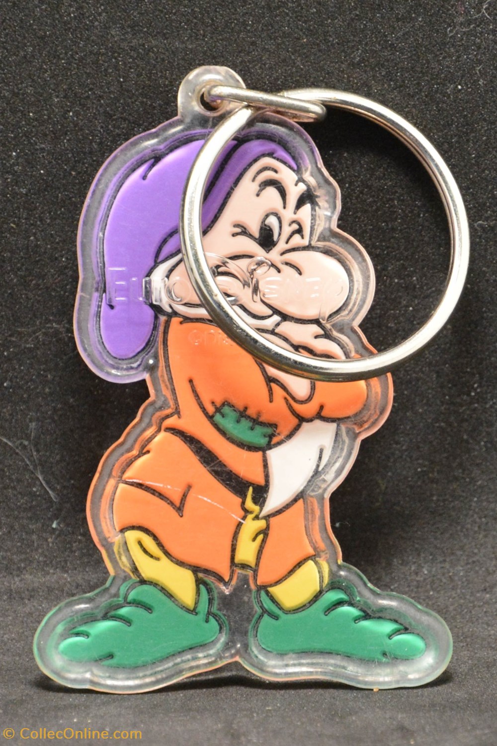 divers boites en tole porte cle eurodisney grincheux