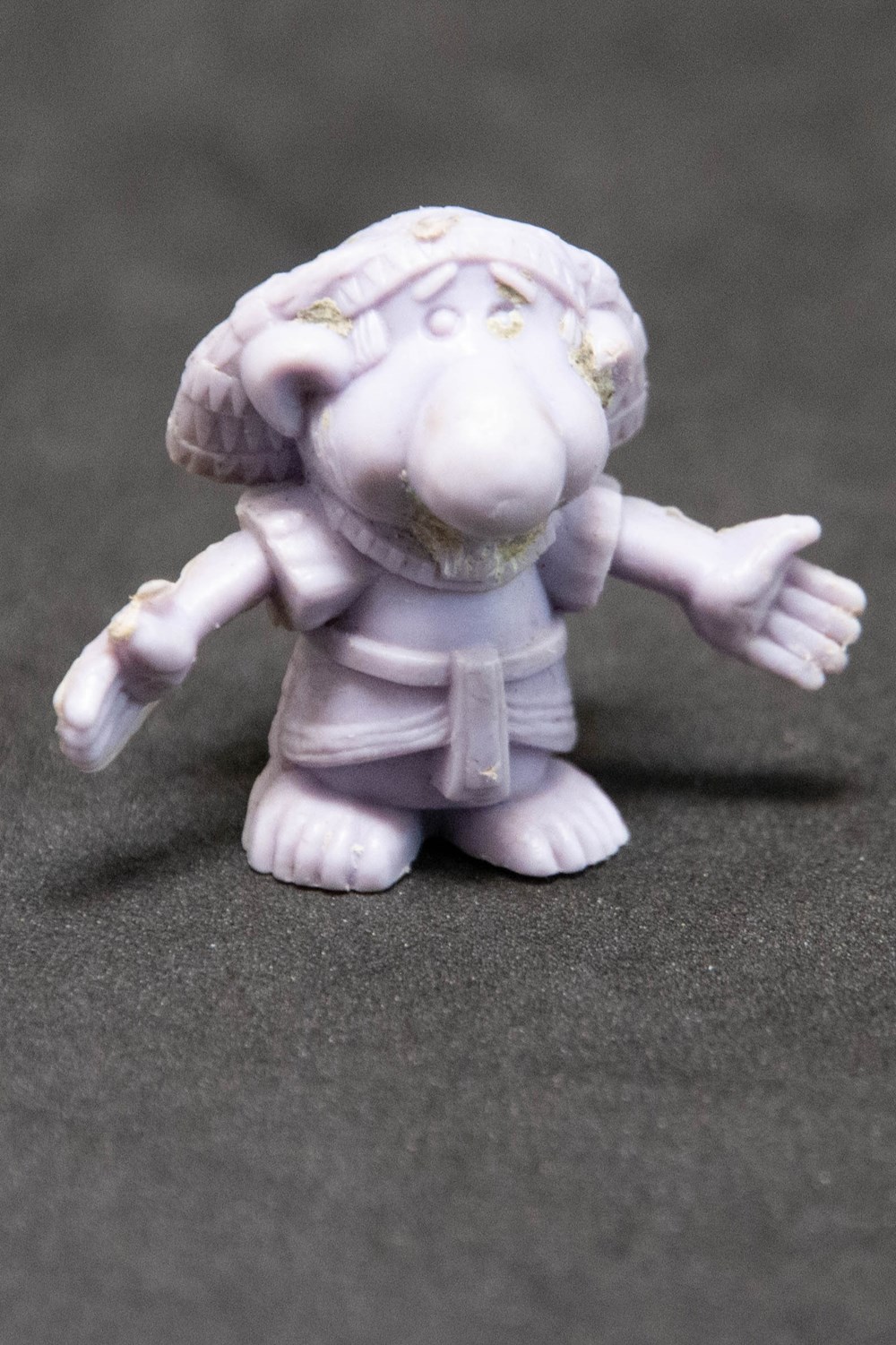 figurines bonbons dupont isigny 1969 24 violet clair numerobis