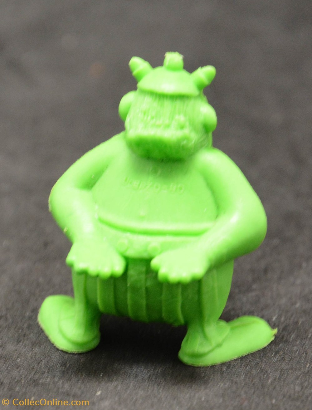 Comansi - 1984 - 03 - Vert - Obélix main dans le dos figurines comansi 1984 03 vert obelix main dans le dos