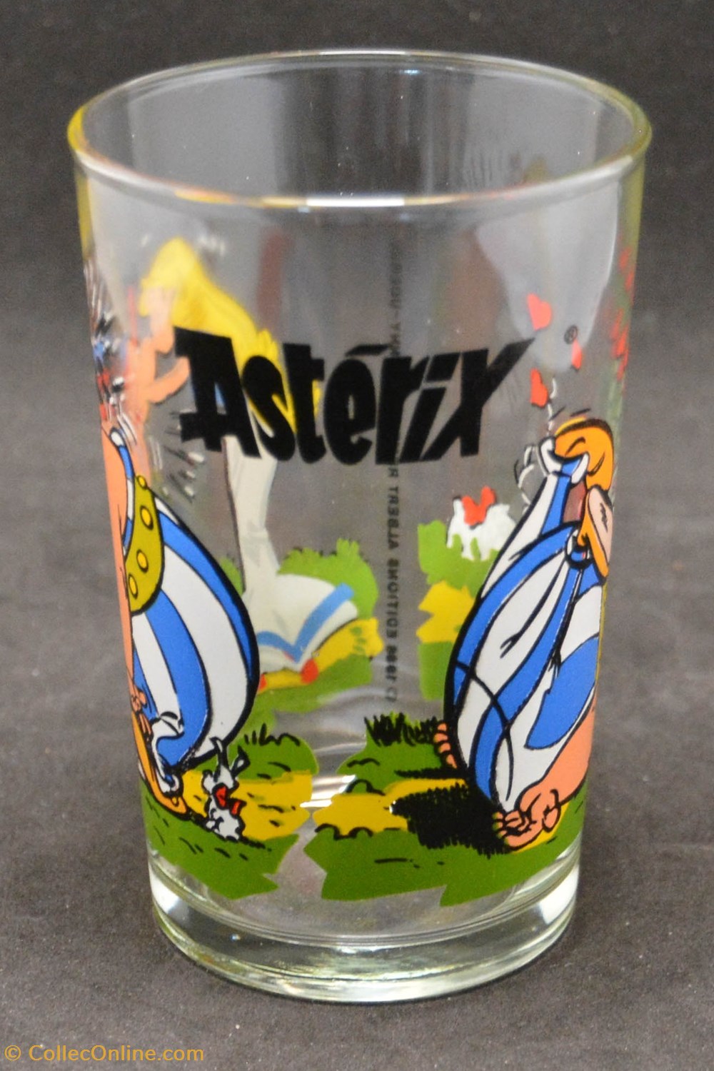 Série 013 - 1986 - Falbala embrasse le nez d'Obélix et, Obélix tombe à la renverse art de table argenterie verres serie 013 1986 falbala embrasse le nez obelix et obelix tombe a la renverse
