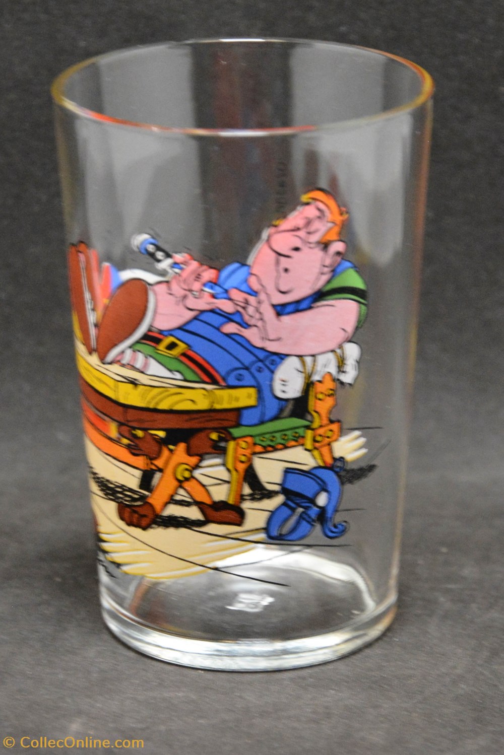 Série 001 - 1968 - Dargaud - Astérix et un légionnaire romain 2 art de la table argenterie verres serie 001 1968 dargaud asterix et un legionnaire romain