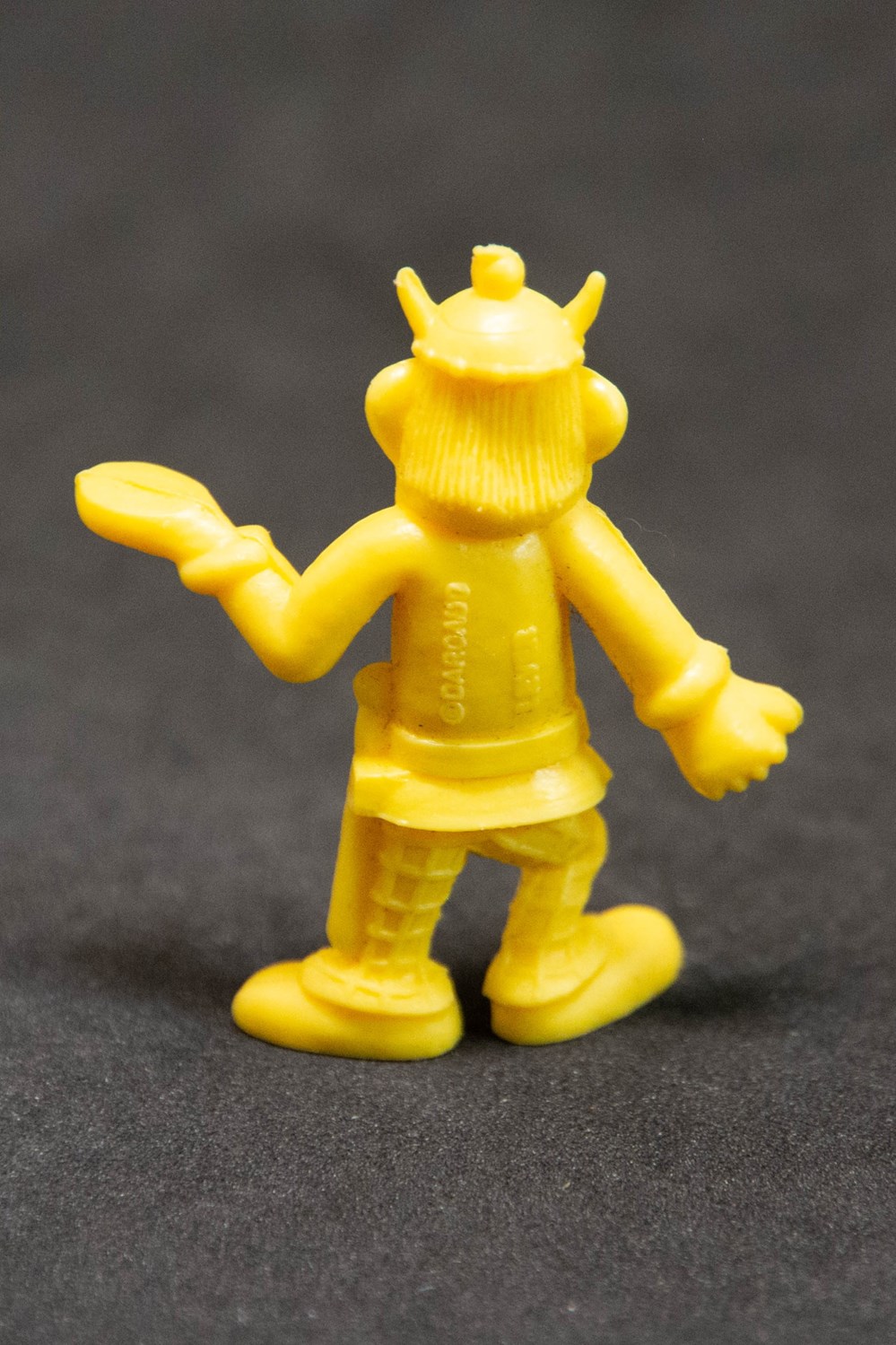 figurines lessive lever 1974 10 jaune porteur de pavois