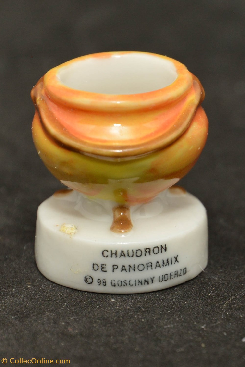 1998 - Série "Les objets" - Chaudron de Panoramix divers feves 1998 serie les objets chaudron de panoramix