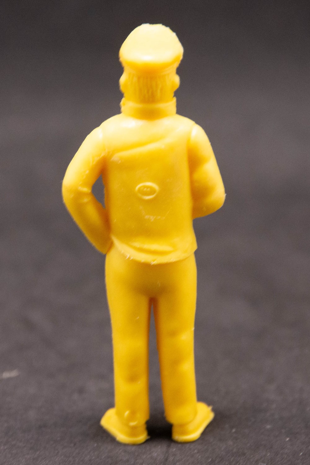 figurines belvision 1973 capitaine haddock monochrome jaune