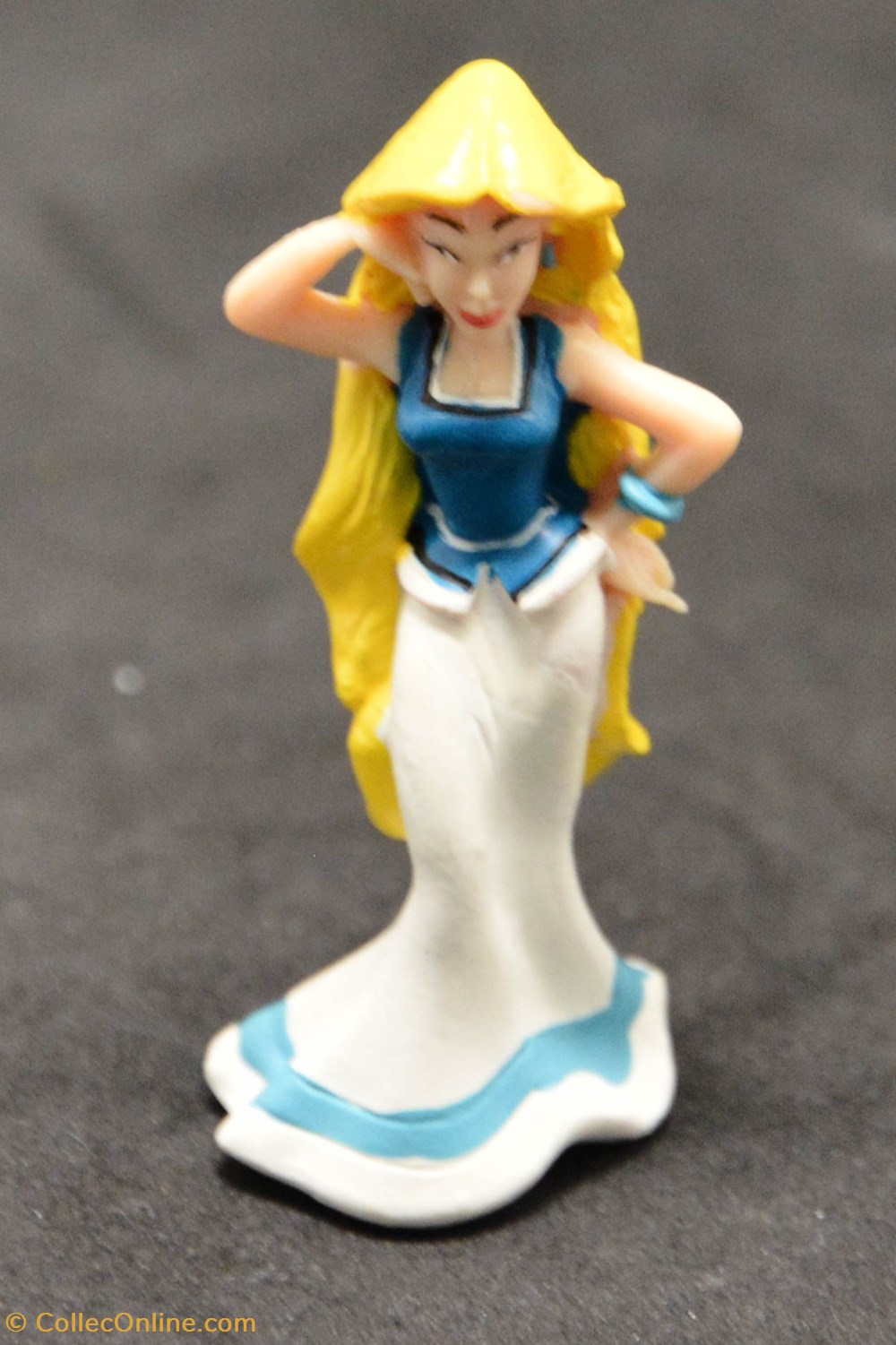 Plastoy - 2006 - 4 cm - Falbala figurines plastoy 2006 4 cm falbala