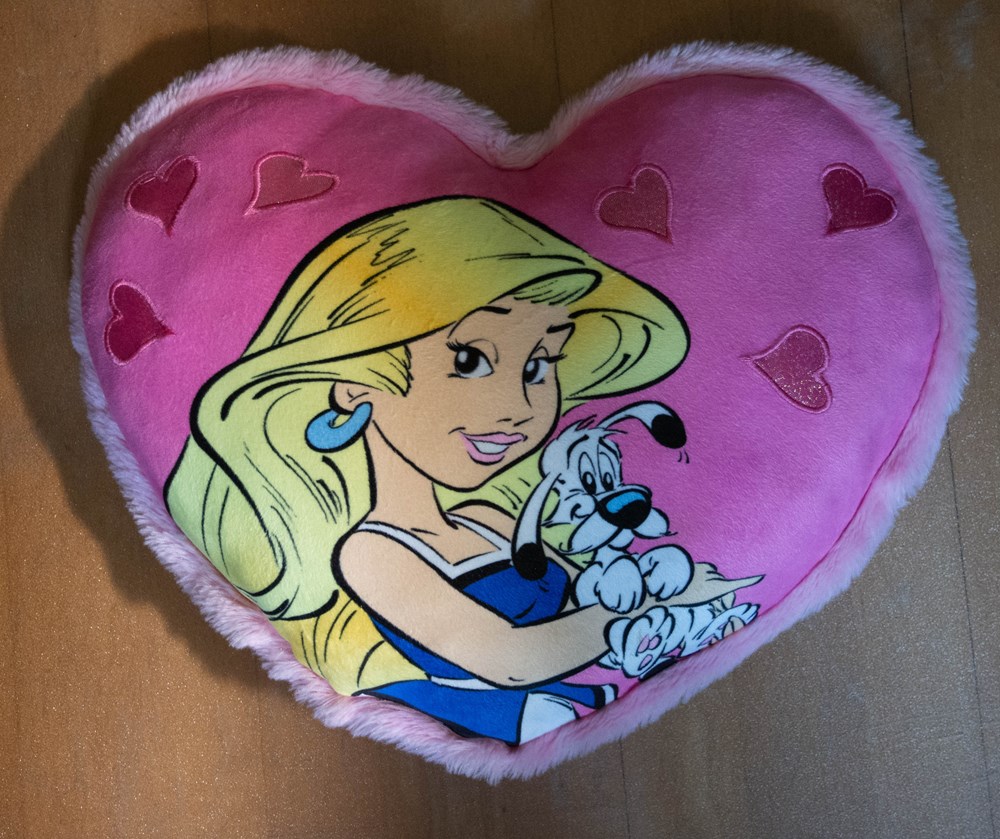 Coussin - Parc Astérix - 2017 - Falbala jeux de societe jouets peluches coussin parc asterix 2017 falbala