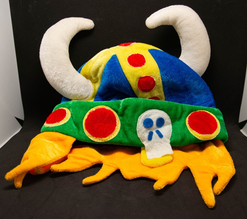 Chapeau viking - Parc Astérix - 2006 - 26 cm jeux de societe jouets peluches chapeau viking parc asterix 2006 26 cm