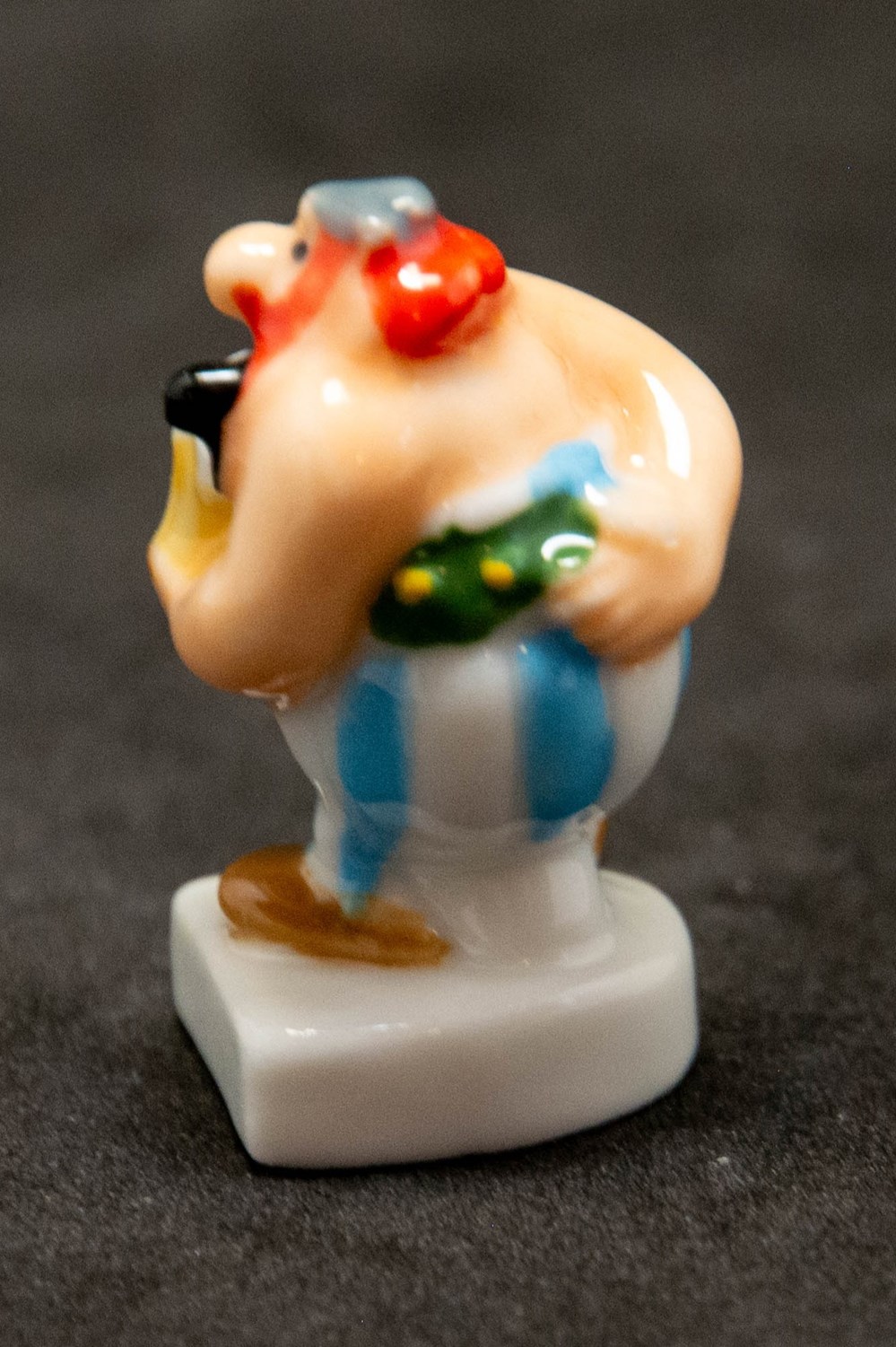 2021 - Série "Joyeux anniversaire Astérix" - Obélix divers feves 2021 serie joyeux anniversaire asterix obelix