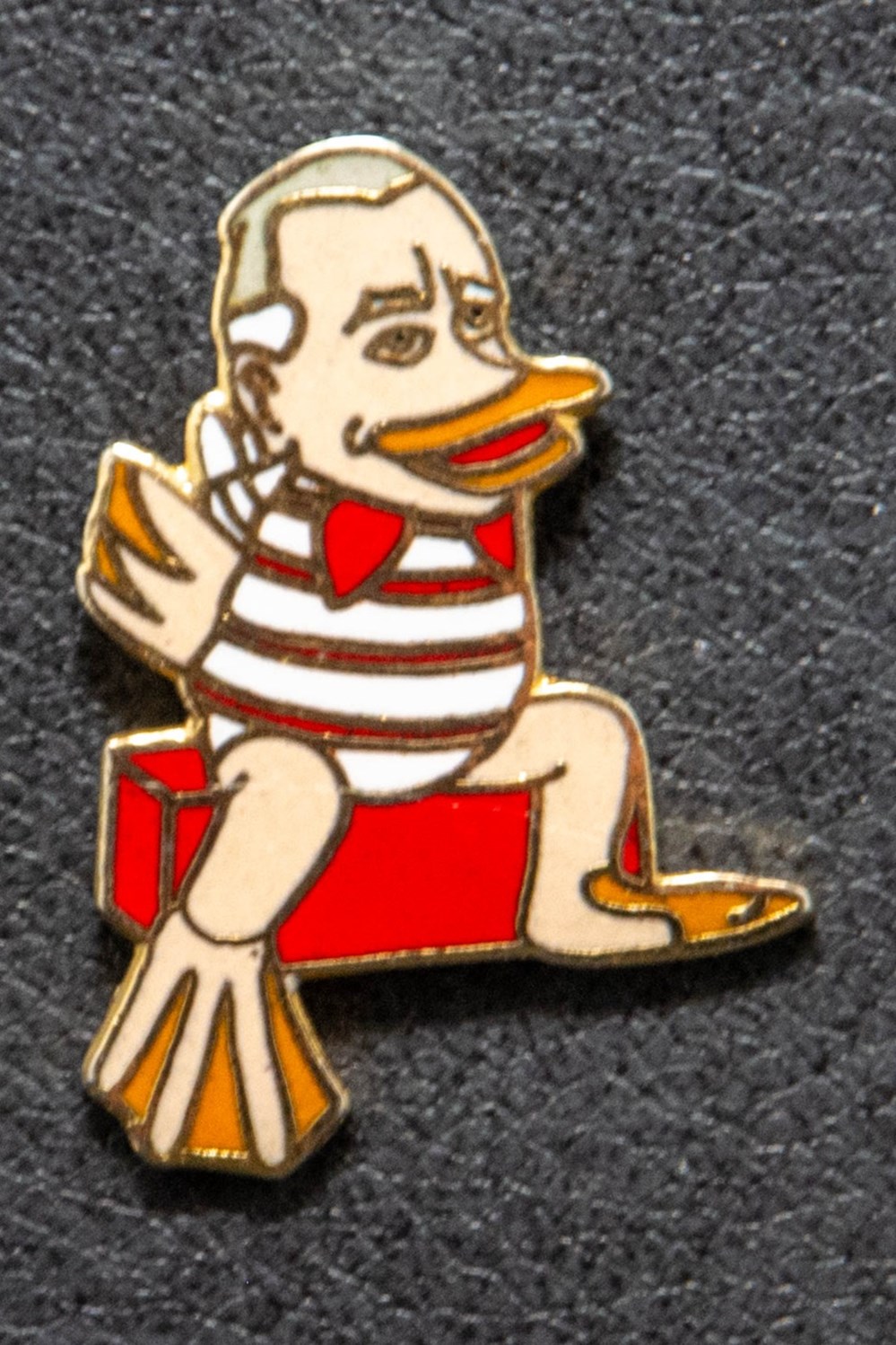divers pin badges jacques chaban delmas