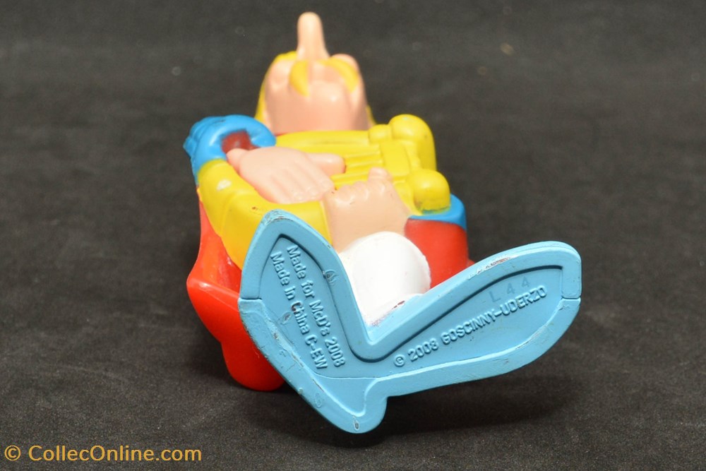 Mc Donald's - 2007 - Happy Meal - Assurancetourix 3 figurines mc donald s 2007 happy meal assurancetourix