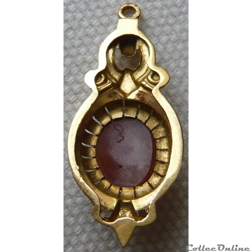 bijoux horlogerie monde espagne broche camee en or 18 carats