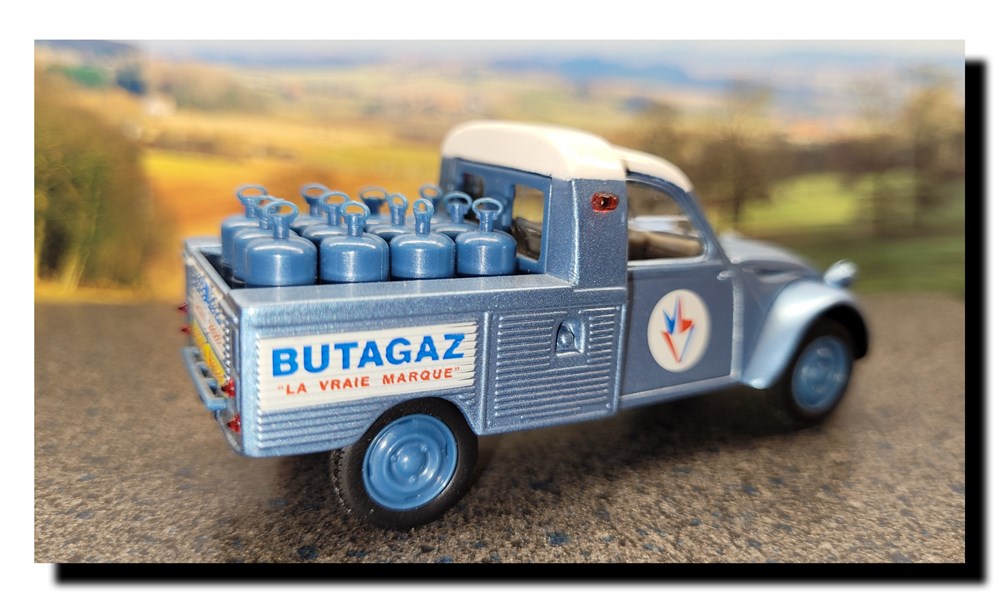 modeles reduits voitures citroen 1964 2cv azu pick up butagaz