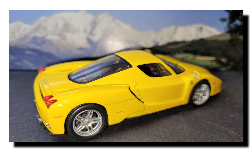 Enzo ( 2002 ) modeles reduits voitures ferrari enzo 2002