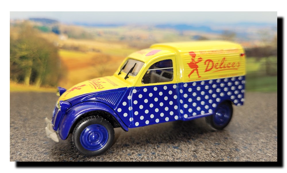 modeles reduits voitures citroen 1955 2 cv azu fourgonnette pates delices