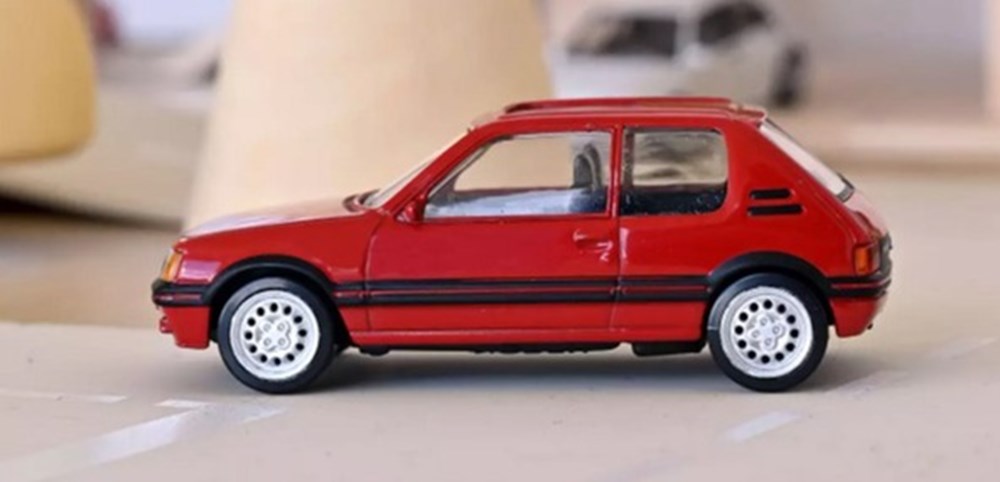 Peugeot 205 GTi 1986 Rouge modeles reduits voitures peugeot 205 gti 1986 rouge