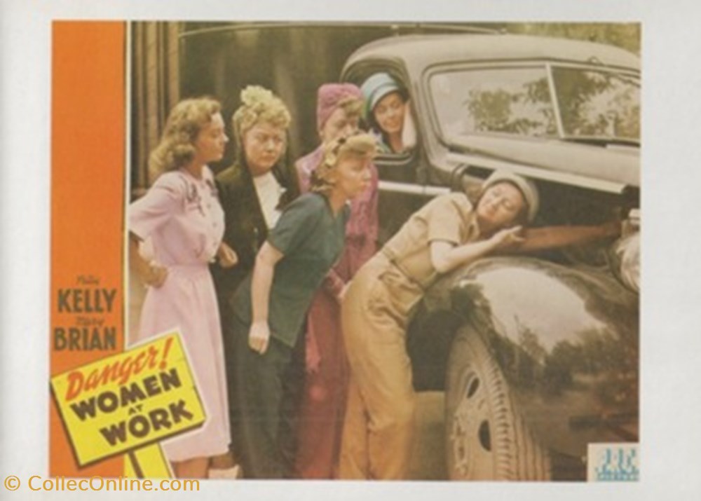 Danger! Women at work cartes postales autres danger women at work