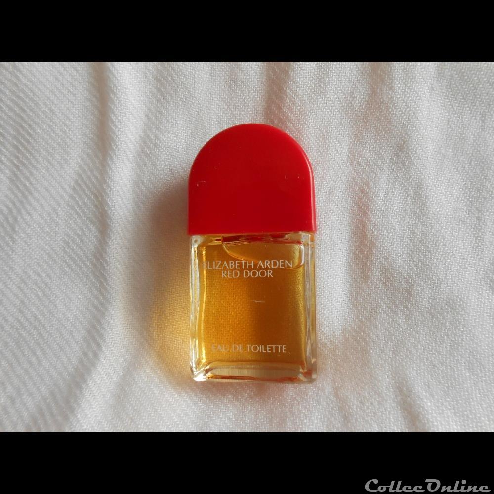 Elizabeth Arden - "Red door" parfum beaute miniature elizabeth arden red door
