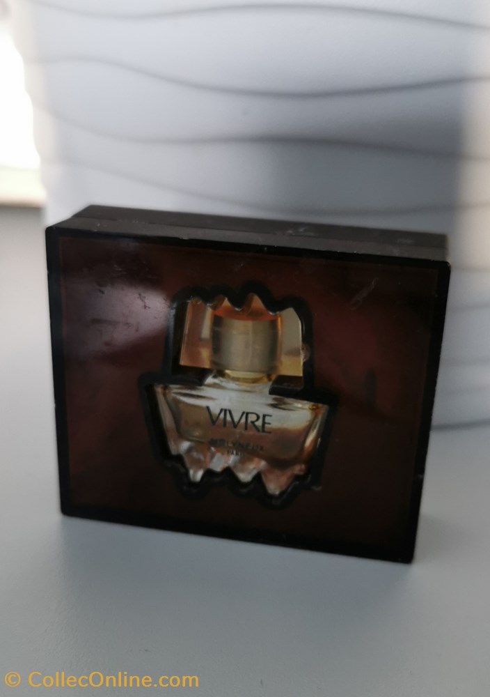 Edward Molyneux-Vivre-p 2ml parfums beaute miniatures edward molyneux vivre p 2ml