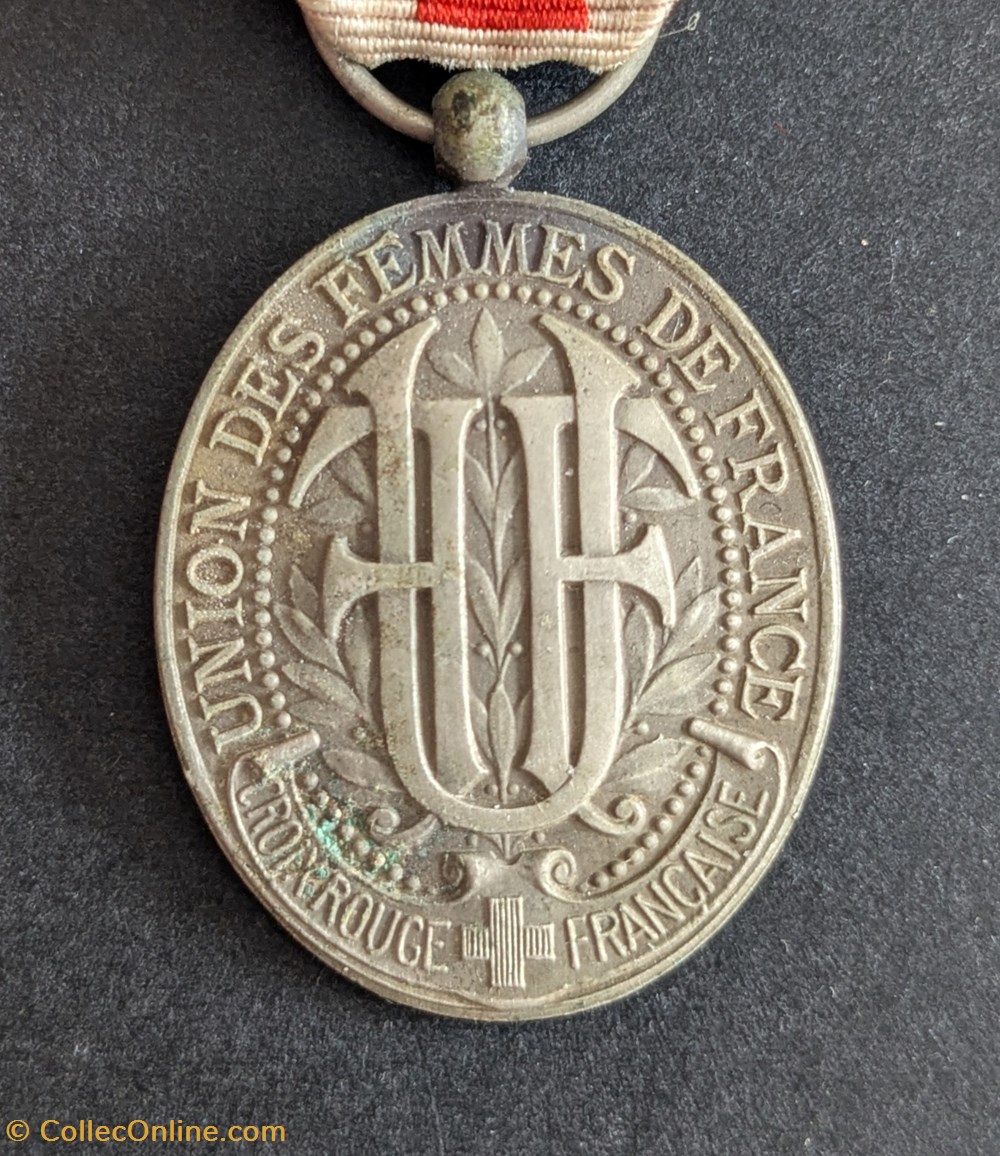 Médaille de l'Union des Femmes de France 2 medailles medaille de union des femmes de france
