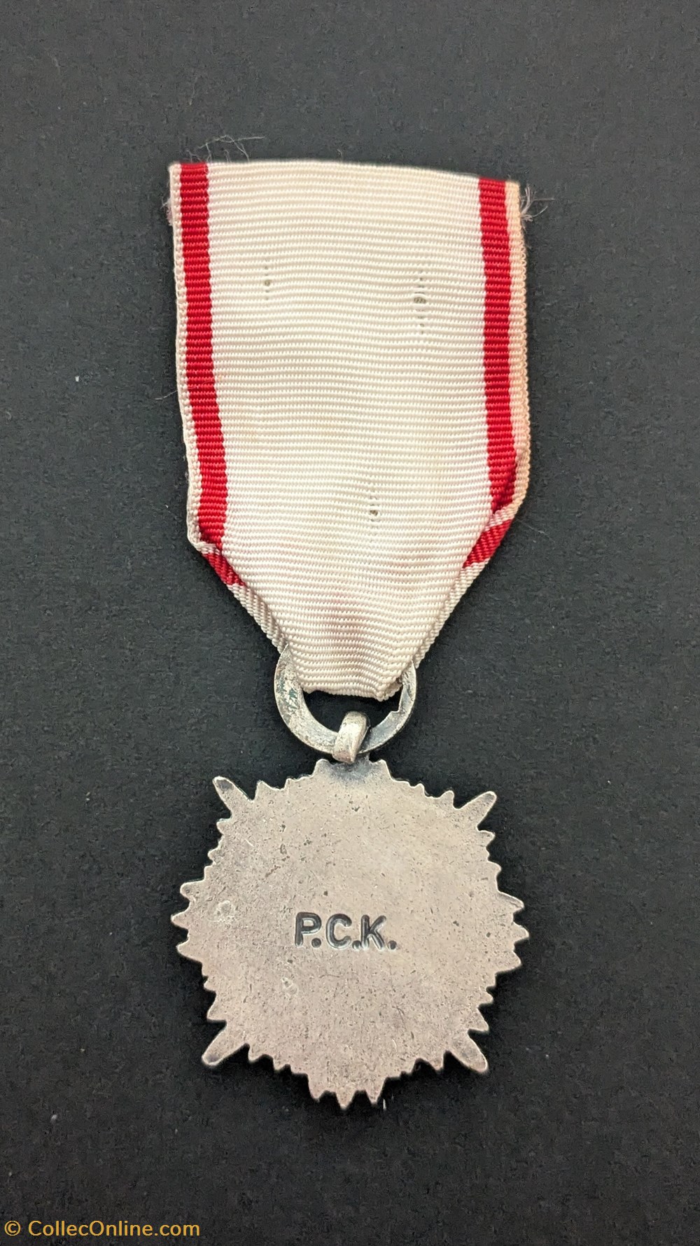 Insigne d'honneur de la Croix Rouge medailles pologne insigne honneur de la croix rouge