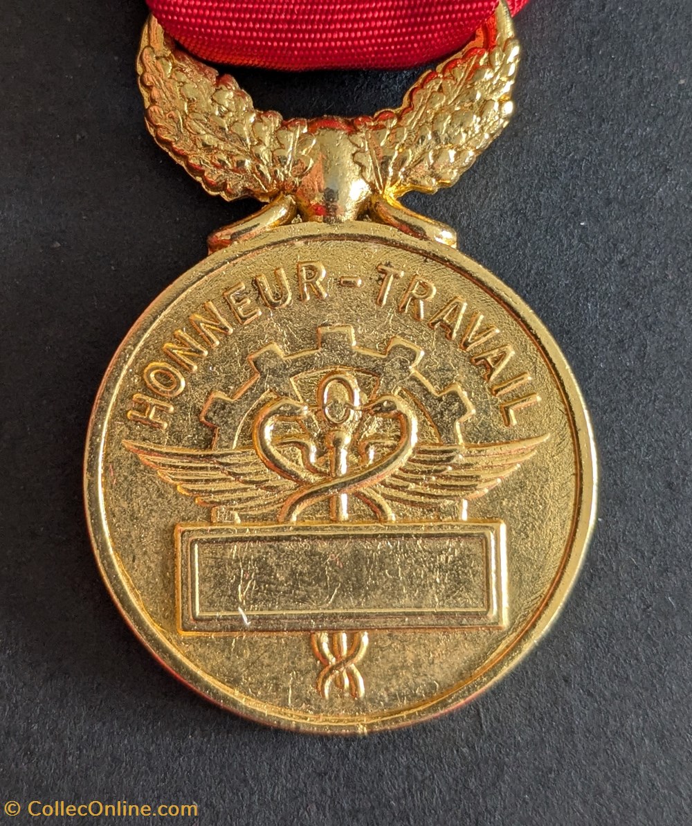 N° 7 GO - HONNEUR - TRAVAIL medailles france n 7 go honneur travail