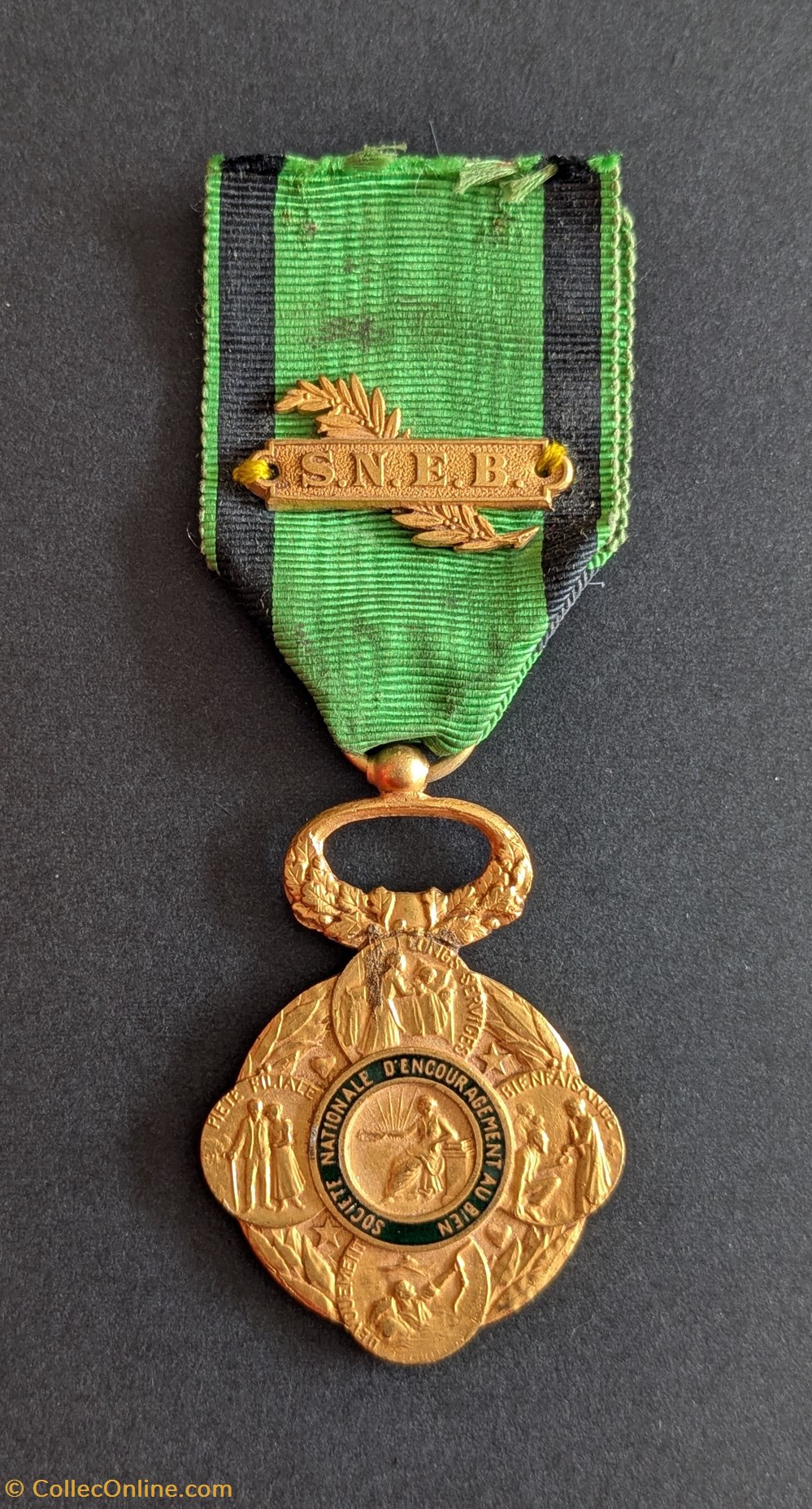 SNEB - Médaille de la Société nationale d'encouragement au bien medailles sneb medaille de la societe nationale encouragement au bien