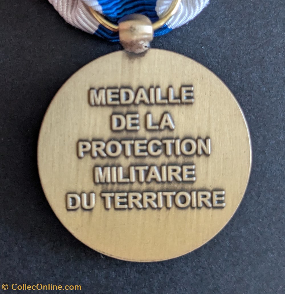 medailles medaille de la protection militaire du territoire harpie
