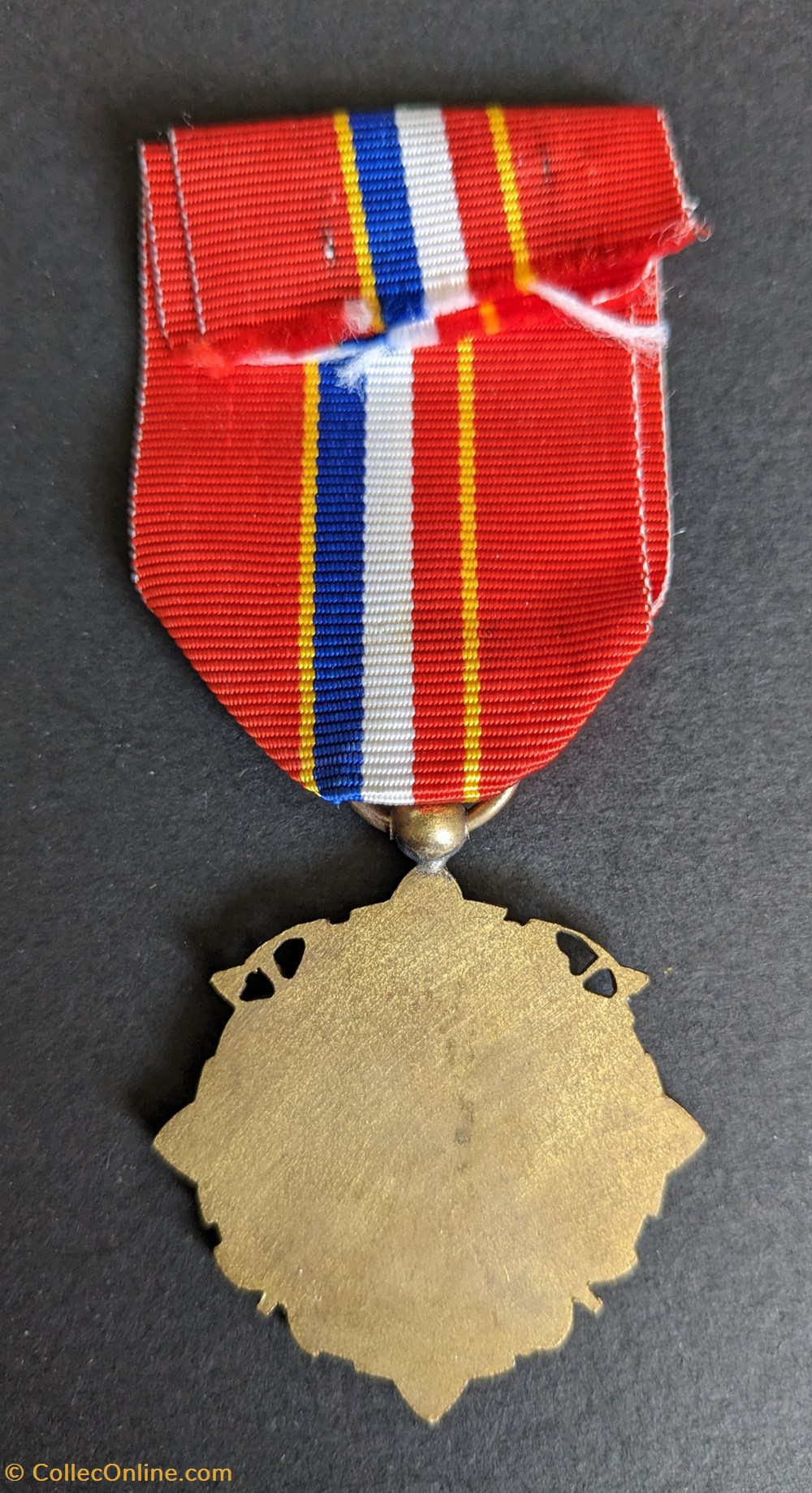 Médaille de service de la Fédération des sapeurs-pompiers du Grand-Duché du Luxembourg medailles medaille de service de la federation des sapeurs pompiers du grand duche du luxembourg