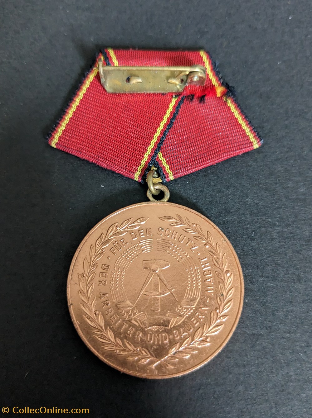 Médaille du mérite de l’Armée Populaire Nationale medailles allemagne medaille du merite de l armee populaire nationale
