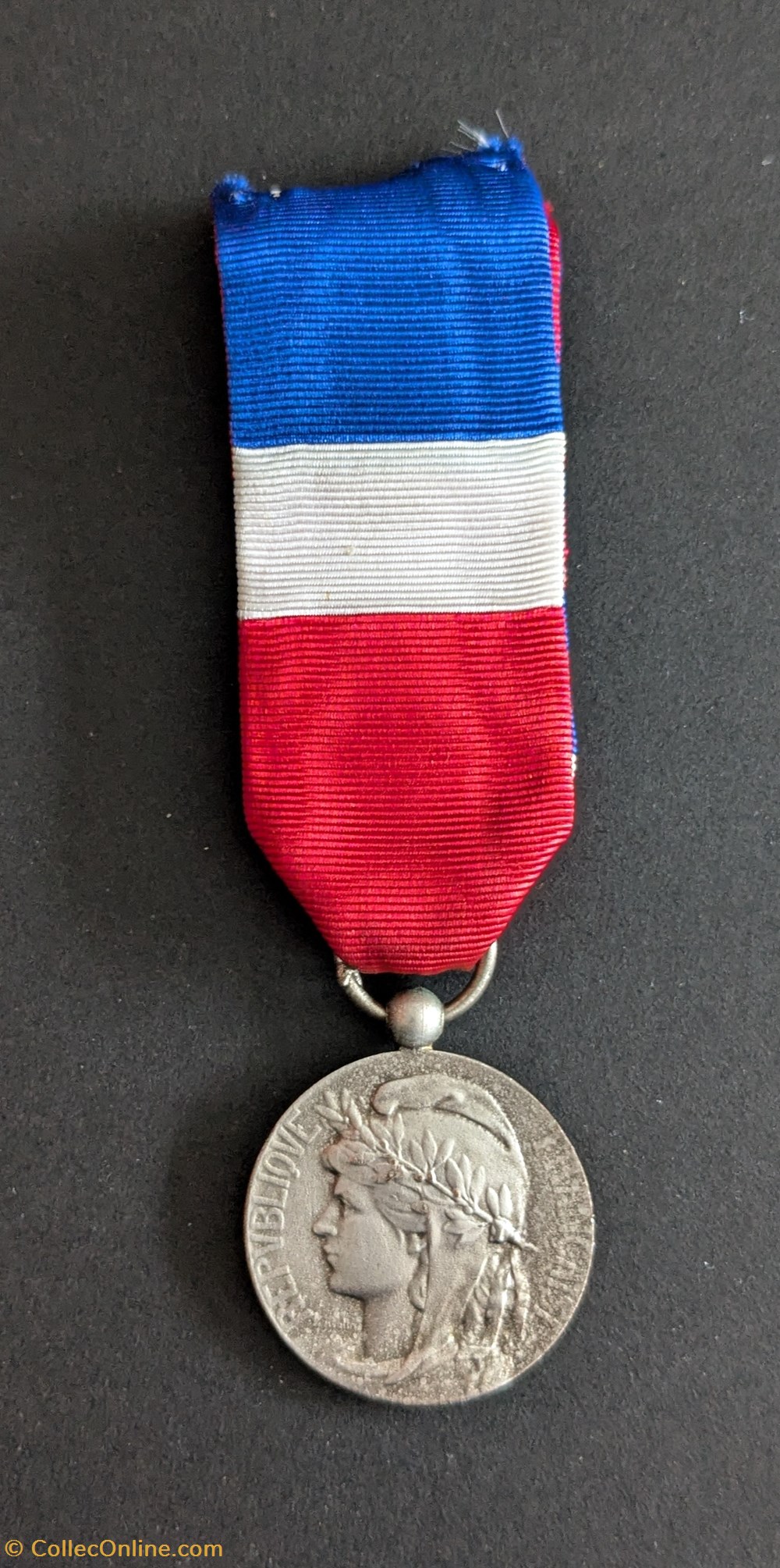 N° 3 A - HONNEUR TRAVAIL (modèle Mattei) medailles france n 3 a honneur travail modele mattei