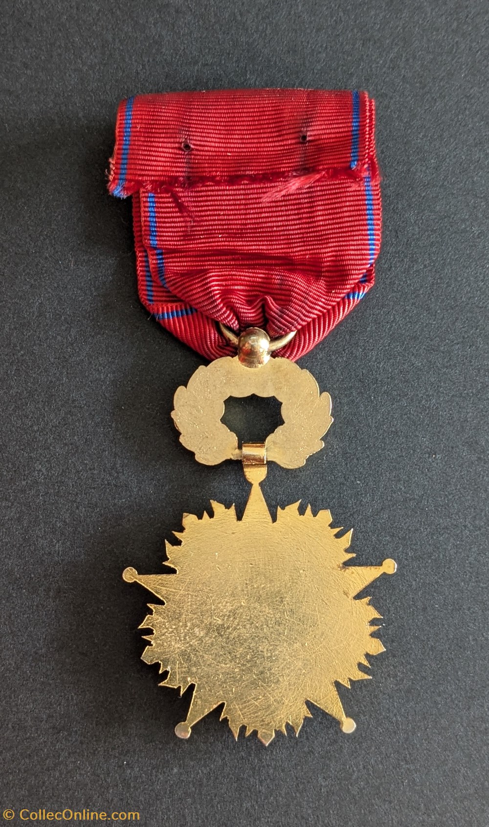 medailles croix de etoile du bien et du merite